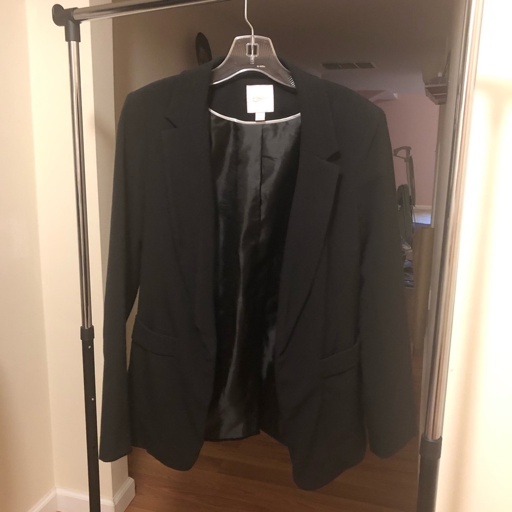 Candie’s Women’s Black Blazer